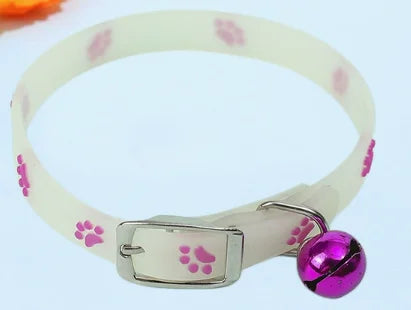 1 collar and 1bell, total of 2 pieces. Cute luminous pet collars for anti-lost safety at night, suitable for small dogs and cats