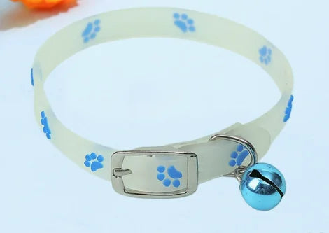 1 collar and 1bell, total of 2 pieces. Cute luminous pet collars for anti-lost safety at night, suitable for small dogs and cats